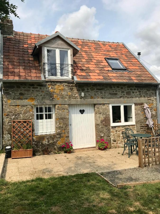 Ferme De Noyes Cottage Sourdeval Eksteriør bilde