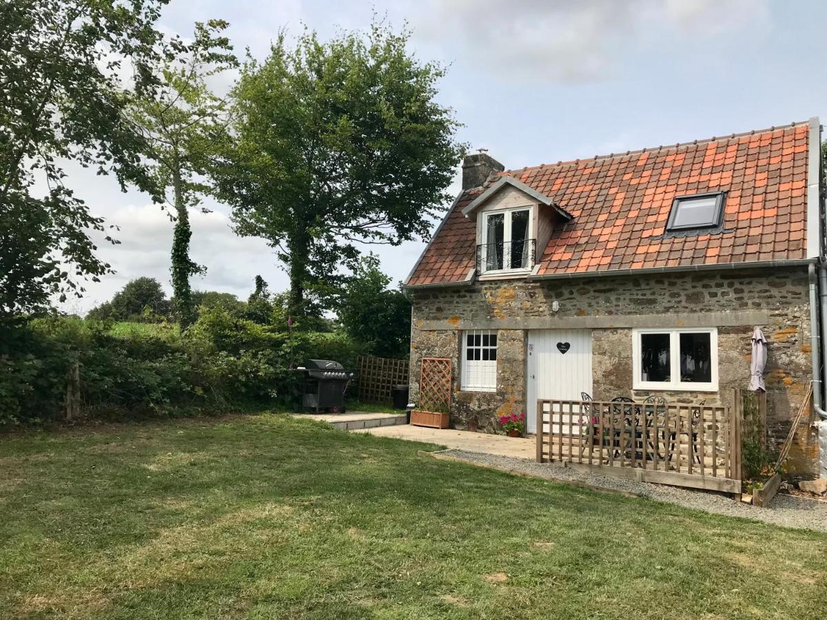 Ferme De Noyes Cottage Sourdeval Eksteriør bilde